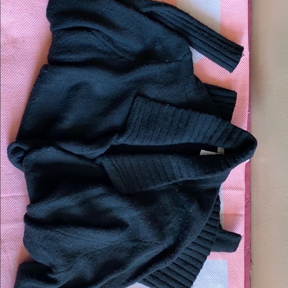 Size LARGE BLACK SIDE FRONT ZIP SWEATER - Picture 5 of 5